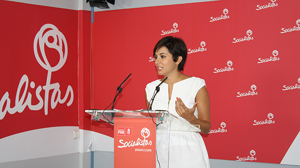 Fotografía de Isabel Rodríguez en rueda de prensa