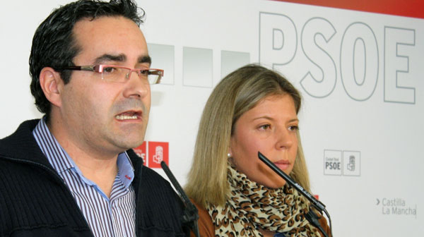 José Juan Fernández e Inmaculada Jiménez en rueda de prensa